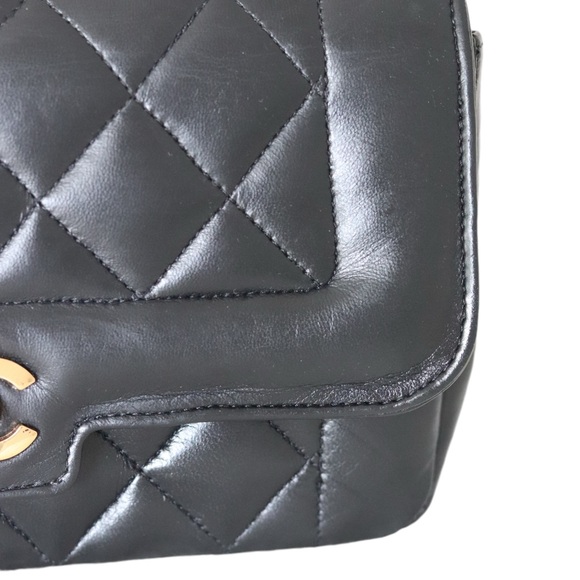 CHANEL Vintage Diana Flap Bag Quilted Lambskin Small Black 1989-1990 - Picture 7 of 15